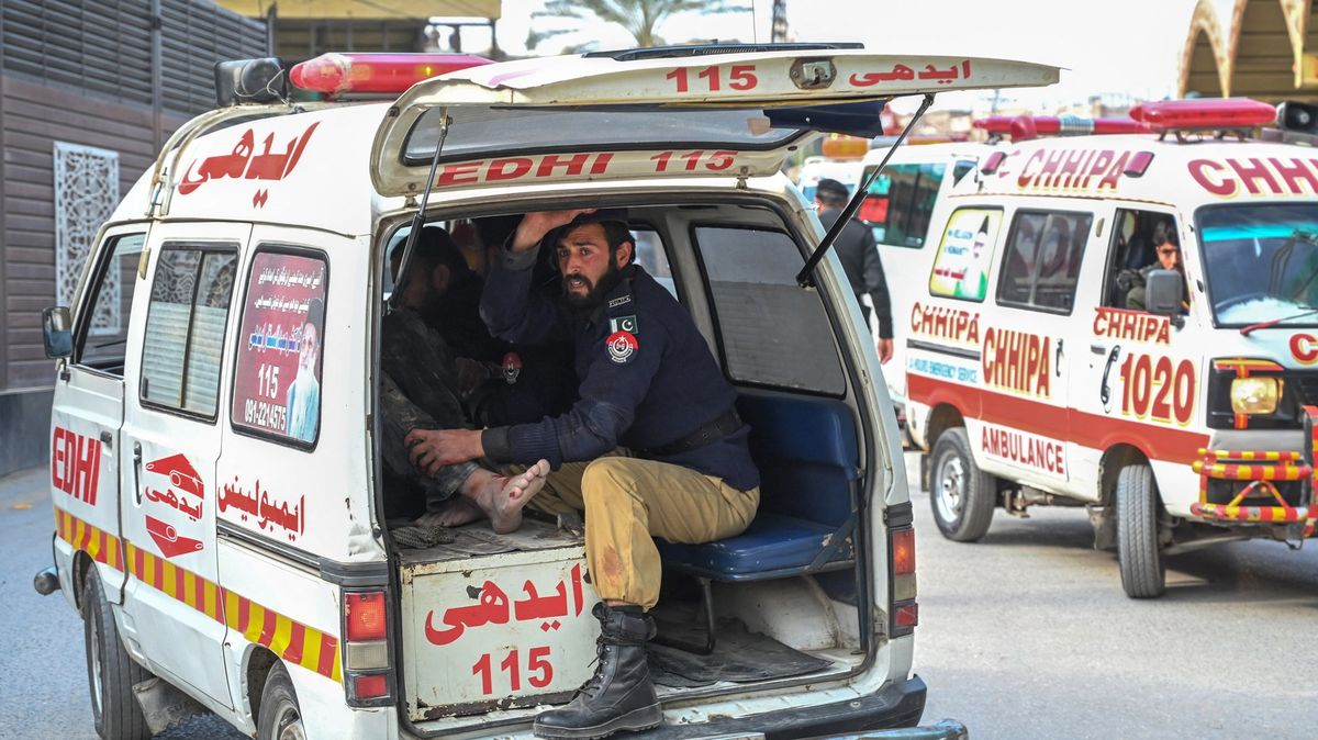 Sebevražedný útok na mešitu v Pákistánu si vyžádal již 59 obětí